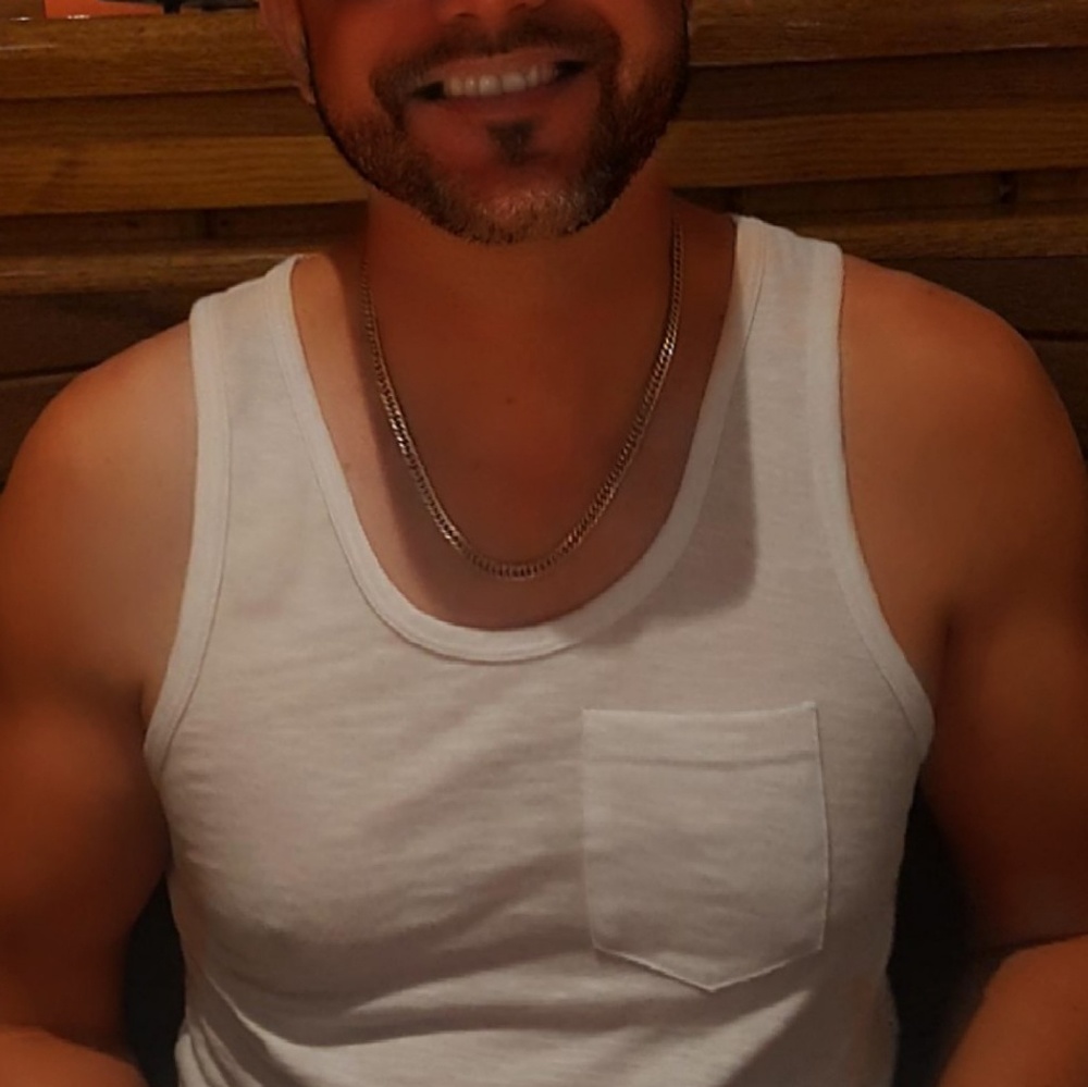 Johnny - Picture 7 of 8